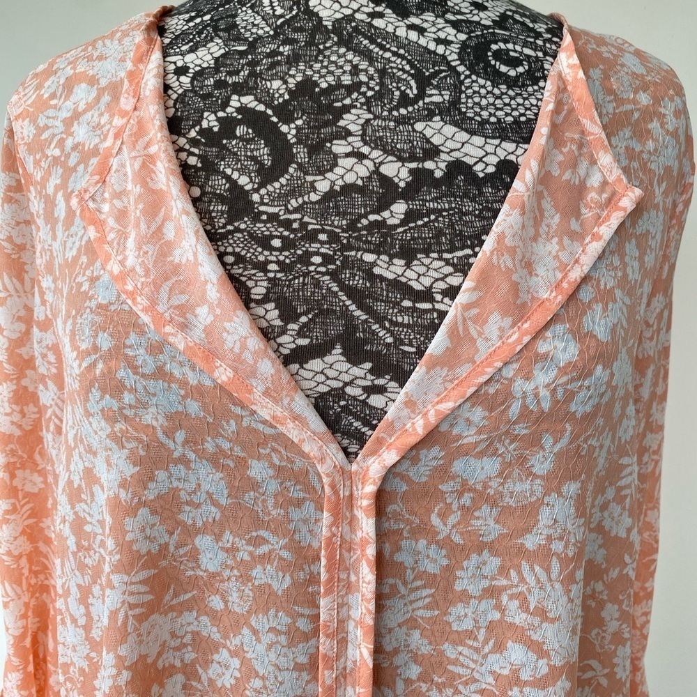 Floral Peach Blouse by Bobeau size 1X - Picture 4 of 4